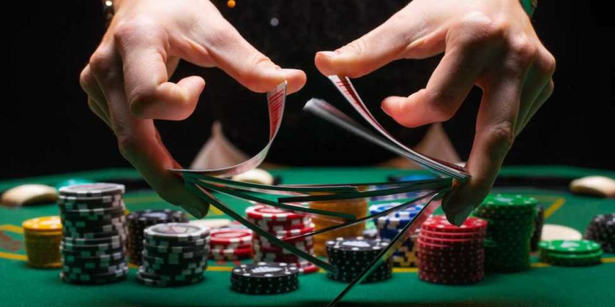 Online Casinos - Reasons Why You Would Want to Go In for It