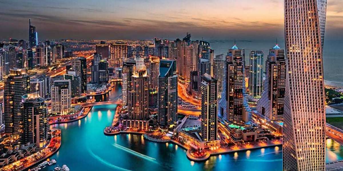 What are the benefits of a holiday in Dubai?