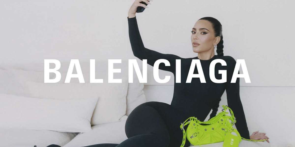 but the Balenciaga Sneakers ride itself